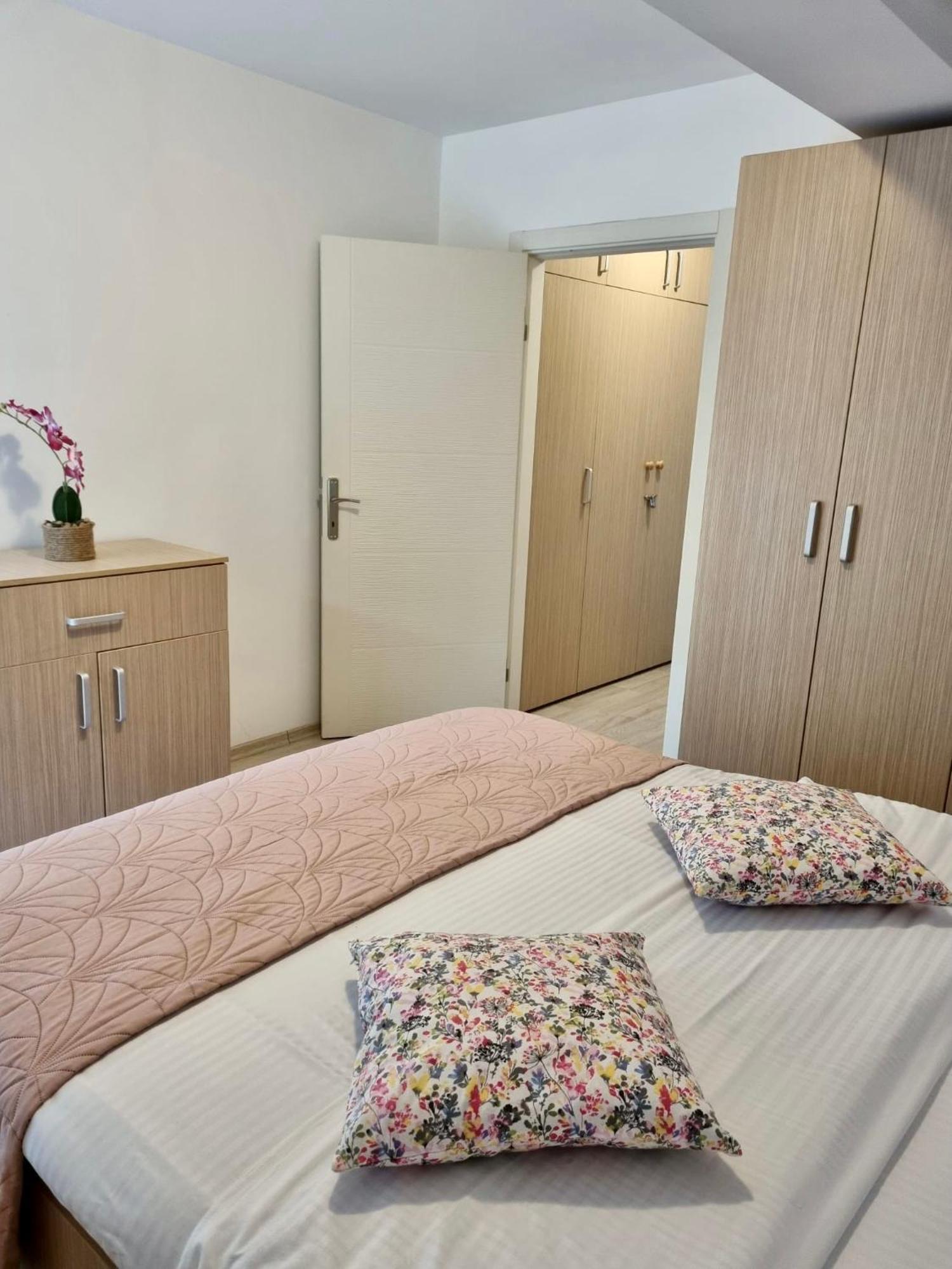 Fly Airport Residences & Therme-Self Check-In Otopeni Εξωτερικό φωτογραφία